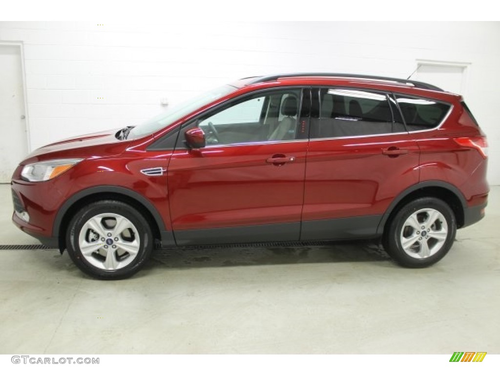 2016 Escape SE 4WD - Ruby Red Metallic / Charcoal Black photo #1