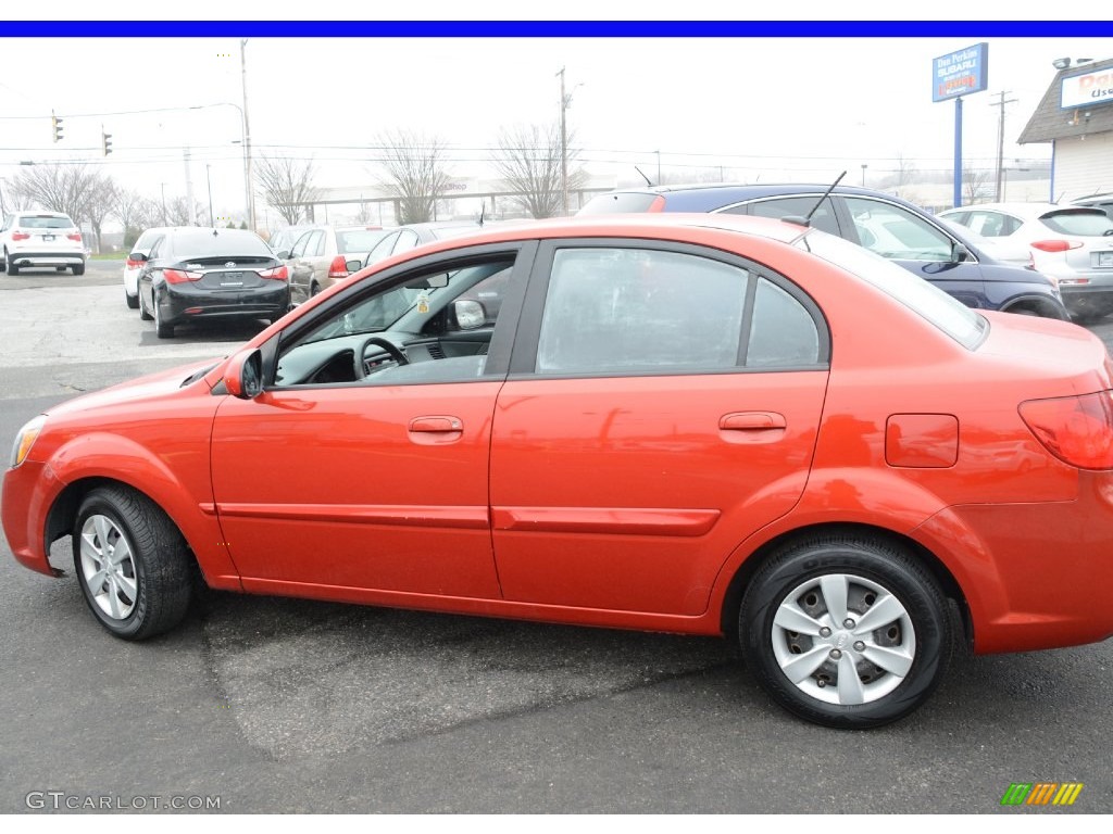 2010 Rio LX Sedan - Sunset Orange / Gray photo #10
