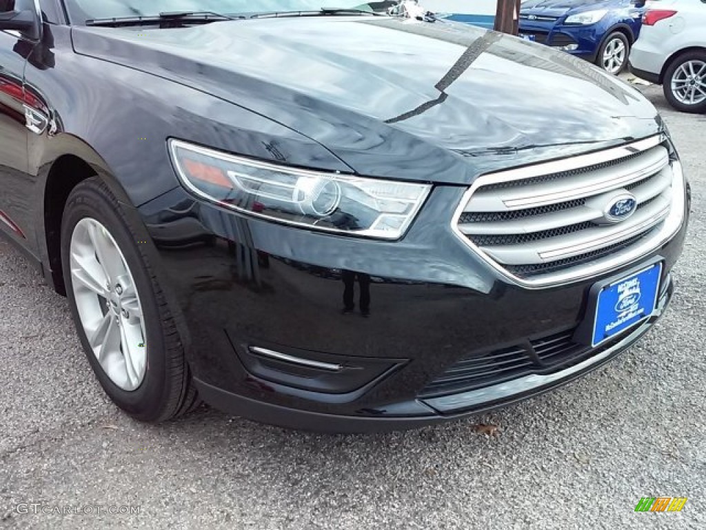 2015 Taurus SEL - Tuxedo Black Metallic / Charcoal Black photo #2