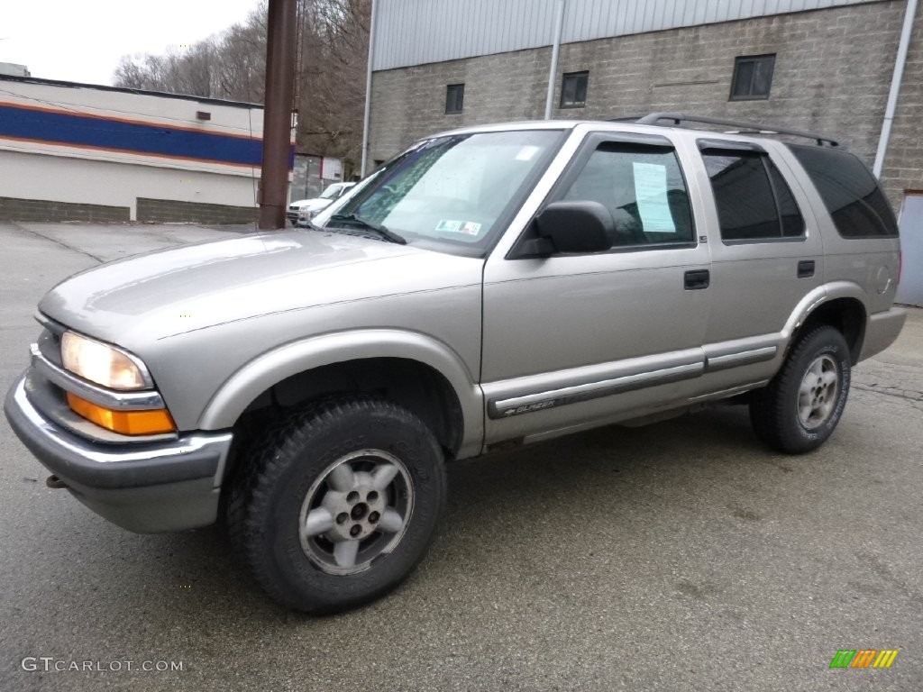 2000 Blazer LS 4x4 - Light Pewter Metallic / Graphite Gray photo #10
