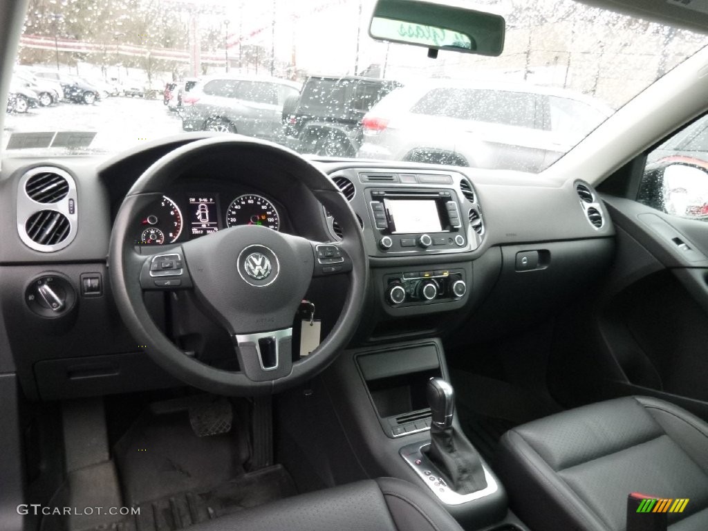 2012 Tiguan SEL 4Motion - Deep Black Metallic / Black photo #7