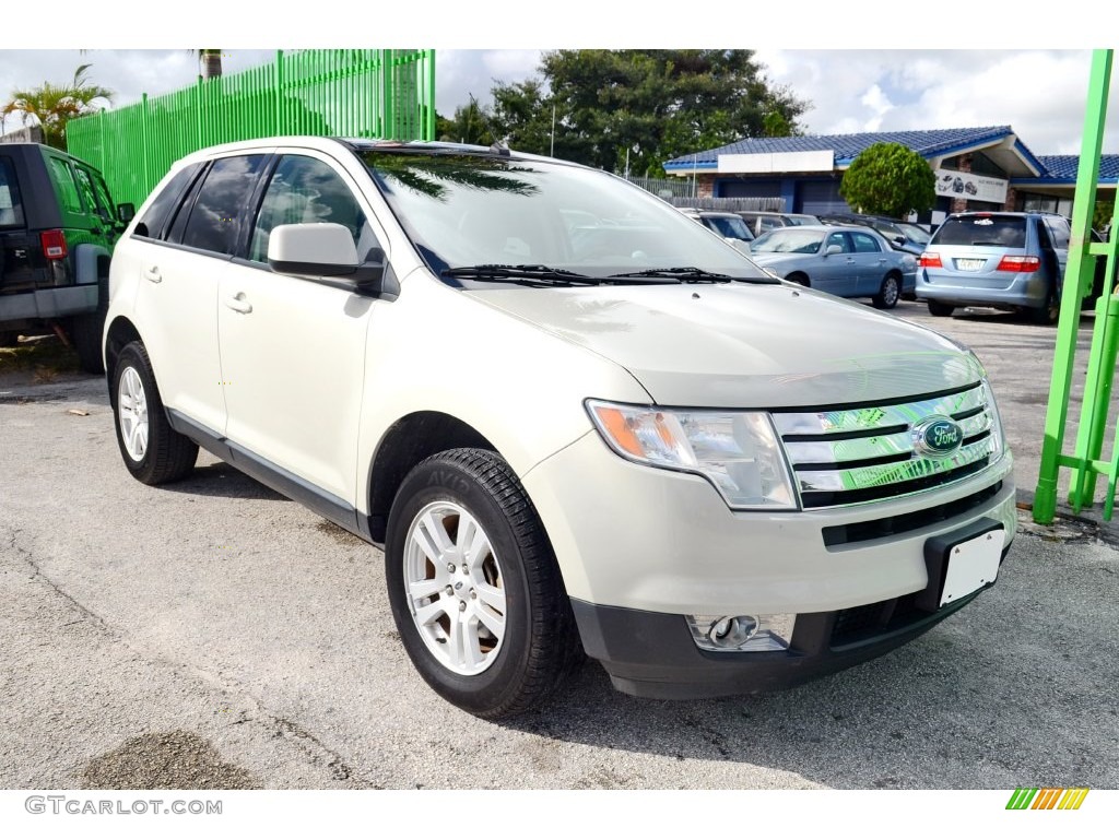 2007 Edge SEL Plus AWD - Light Sage Metallic / Camel photo #30