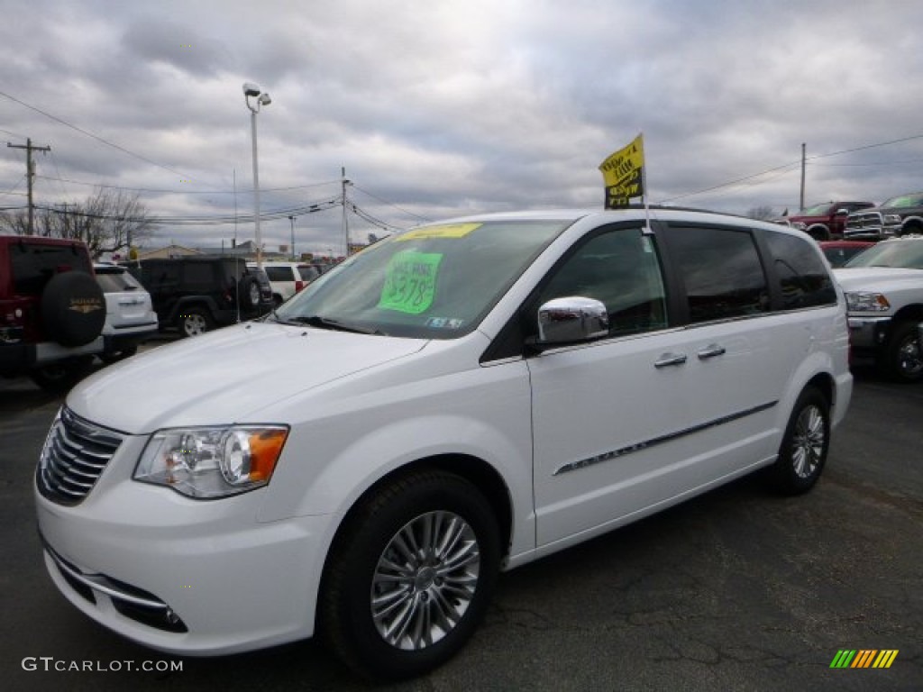 Bright White 2015 Chrysler Town & Country Touring-L Exterior Photo #109745038