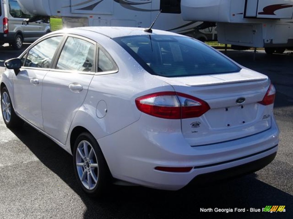 2016 Fiesta SE Sedan - White Platinum Metallic Tri-coat / Charcoal Black photo #3