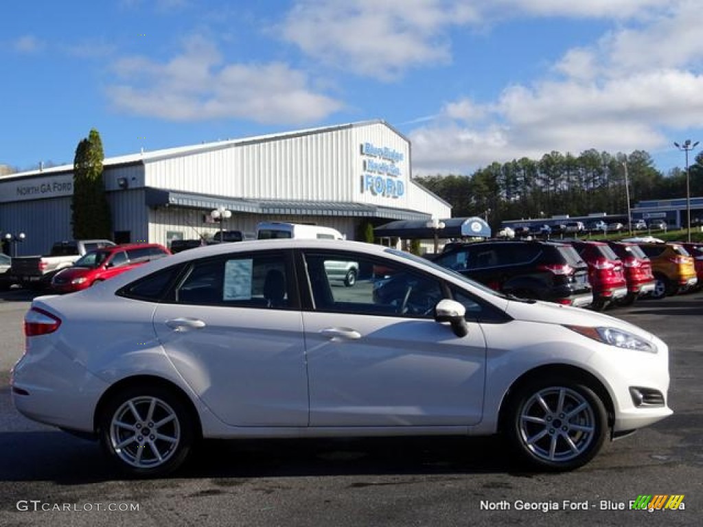 2016 Fiesta SE Sedan - White Platinum Metallic Tri-coat / Charcoal Black photo #6