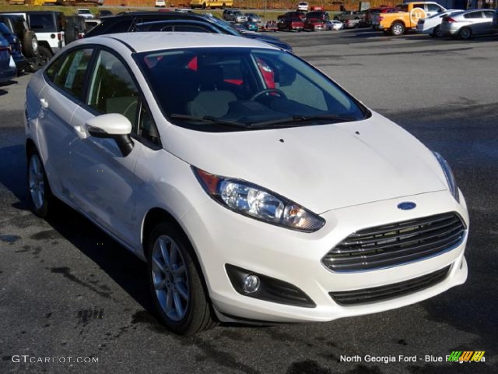 2016 Fiesta SE Sedan - White Platinum Metallic Tri-coat / Charcoal Black photo #7