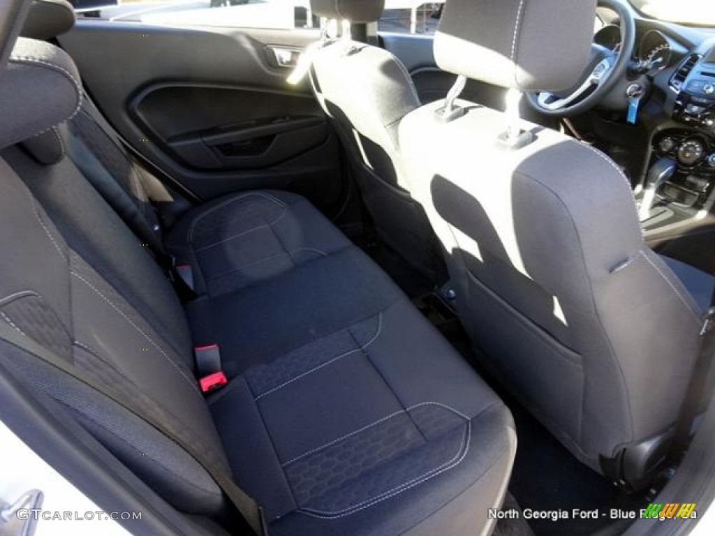2016 Fiesta SE Sedan - White Platinum Metallic Tri-coat / Charcoal Black photo #30