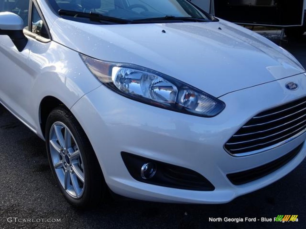 2016 Fiesta SE Sedan - White Platinum Metallic Tri-coat / Charcoal Black photo #32