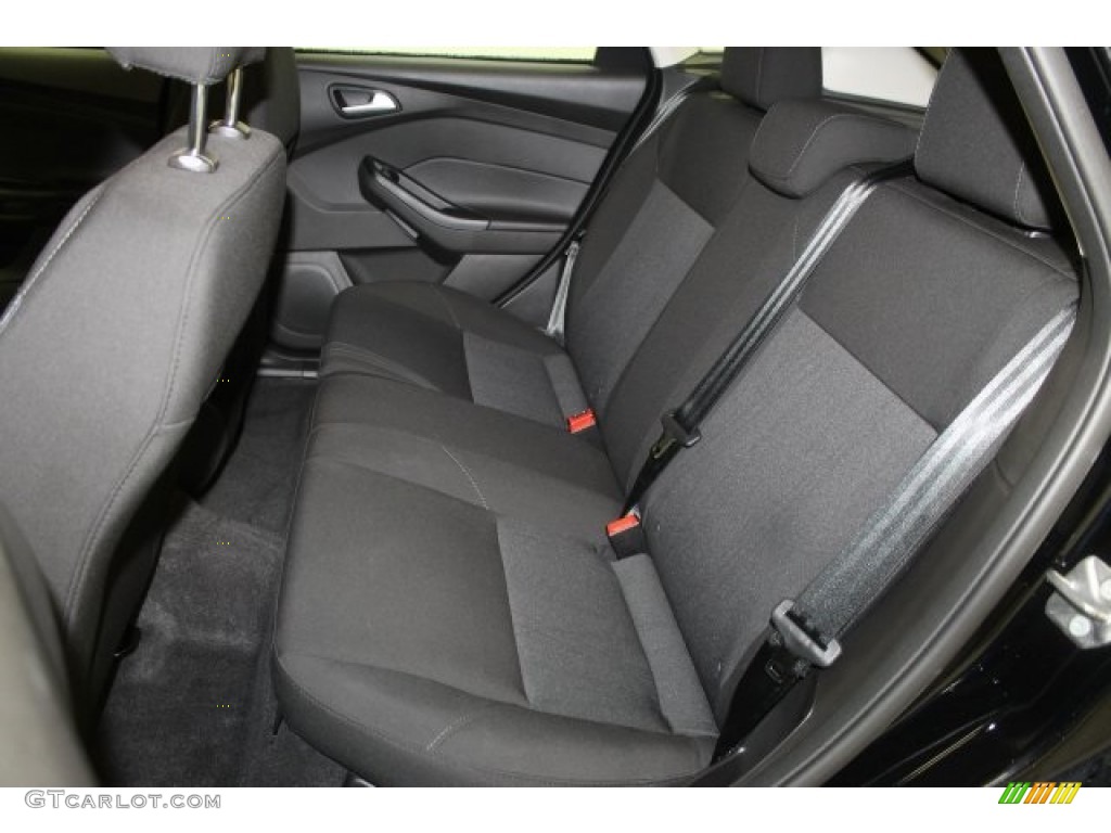 Charcoal Black Interior 2016 Ford Focus SE Hatch Photo #109752274