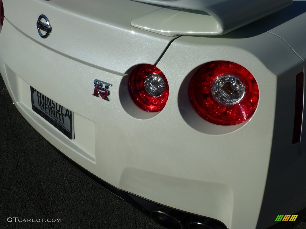 2009 GT-R Premium - Ivory White / Black photo #16