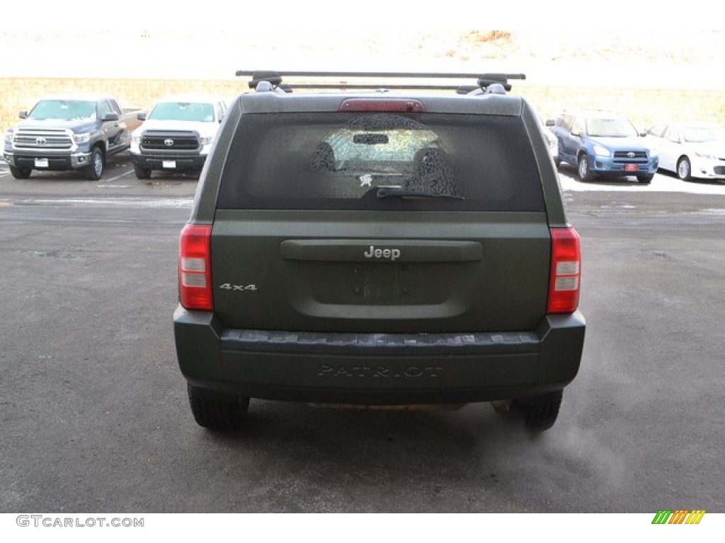 2008 Patriot Sport 4x4 - Jeep Green Metallic / Pastel Pebble Beige photo #3