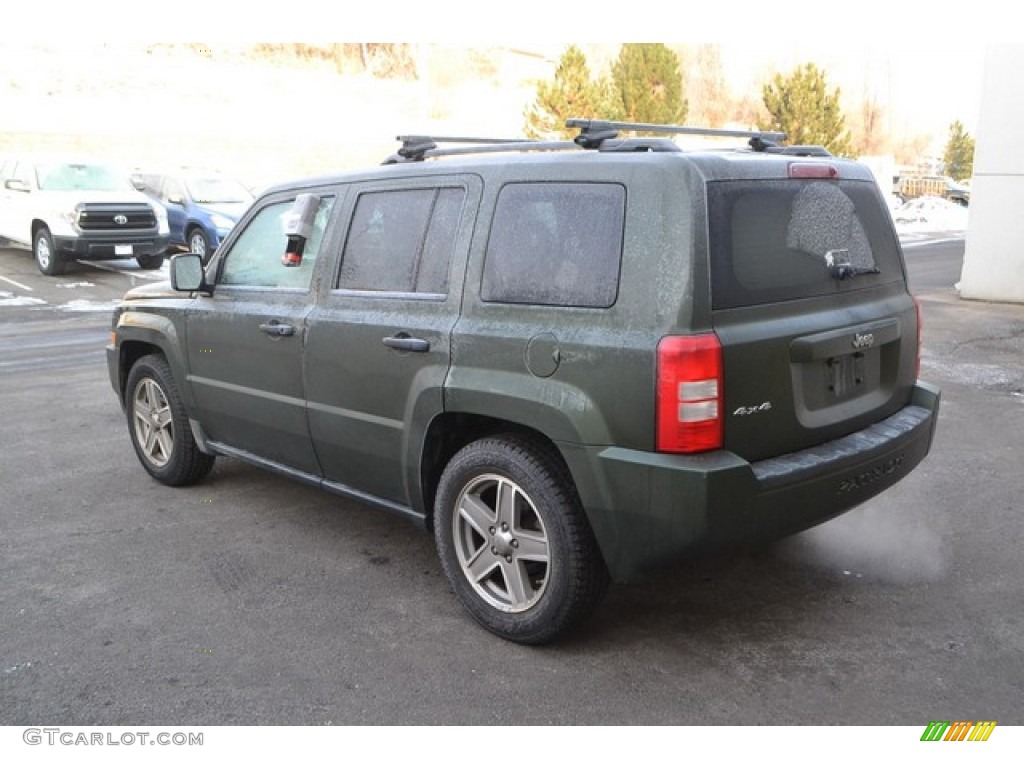 2008 Patriot Sport 4x4 - Jeep Green Metallic / Pastel Pebble Beige photo #4