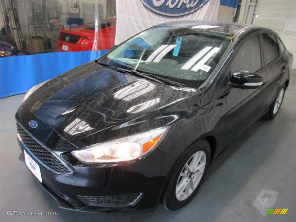 2016 Focus SE Sedan - Shadow Black / Charcoal Black photo #3
