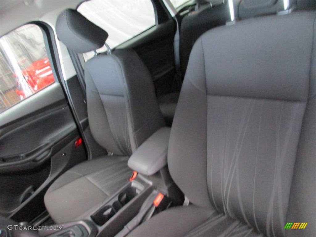 2016 Focus SE Sedan - Shadow Black / Charcoal Black photo #9
