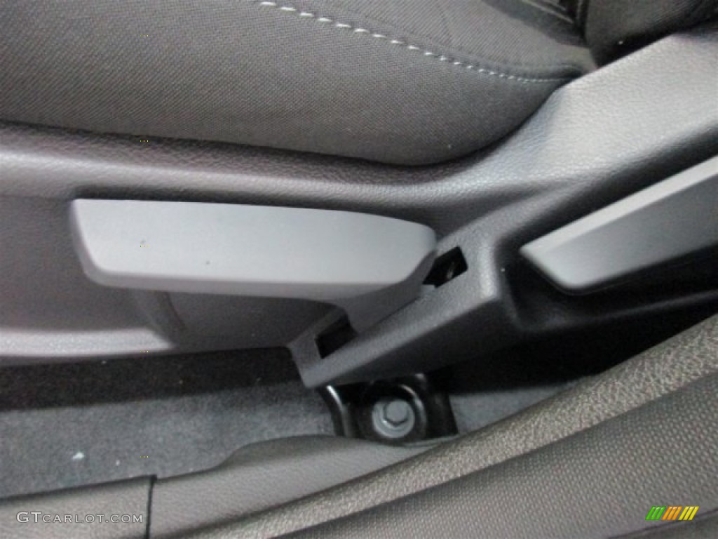 2016 Focus SE Sedan - Shadow Black / Charcoal Black photo #15