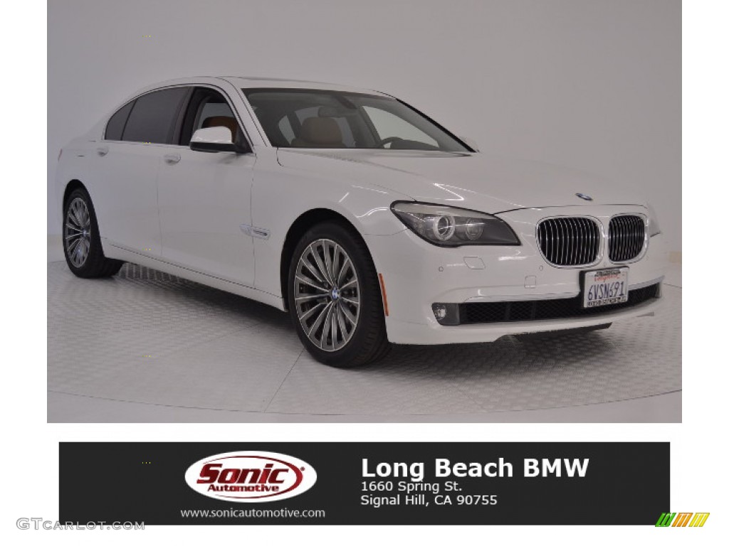 Mineral White Metallic BMW 7 Series