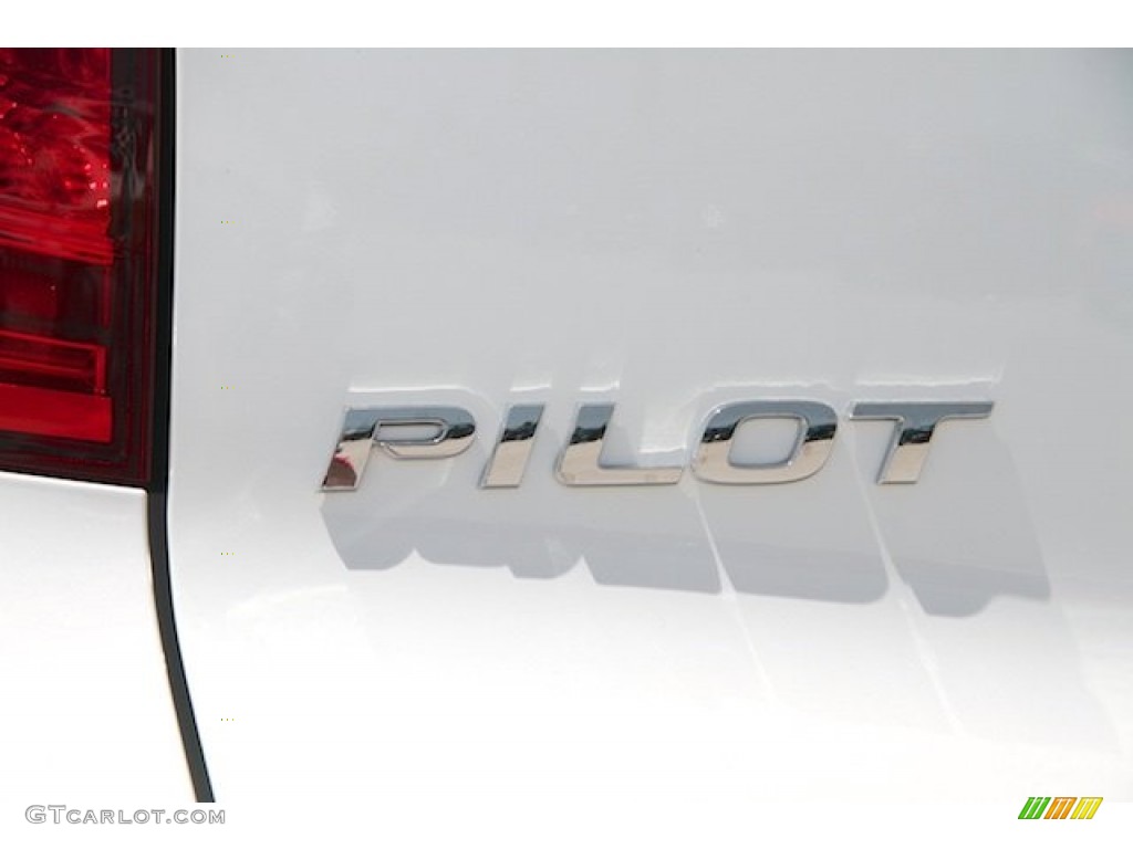 2016 Pilot EX - White Diamond Pearl / Beige photo #3