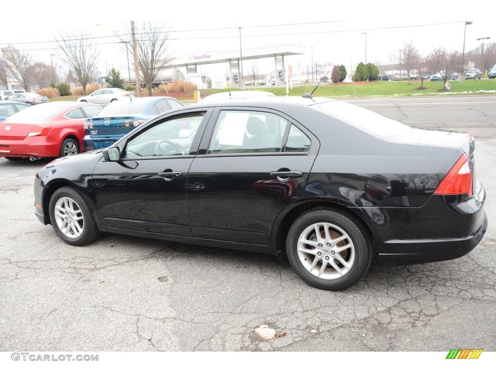 2011 Fusion S - Tuxedo Black Metallic / Medium Light Stone photo #10