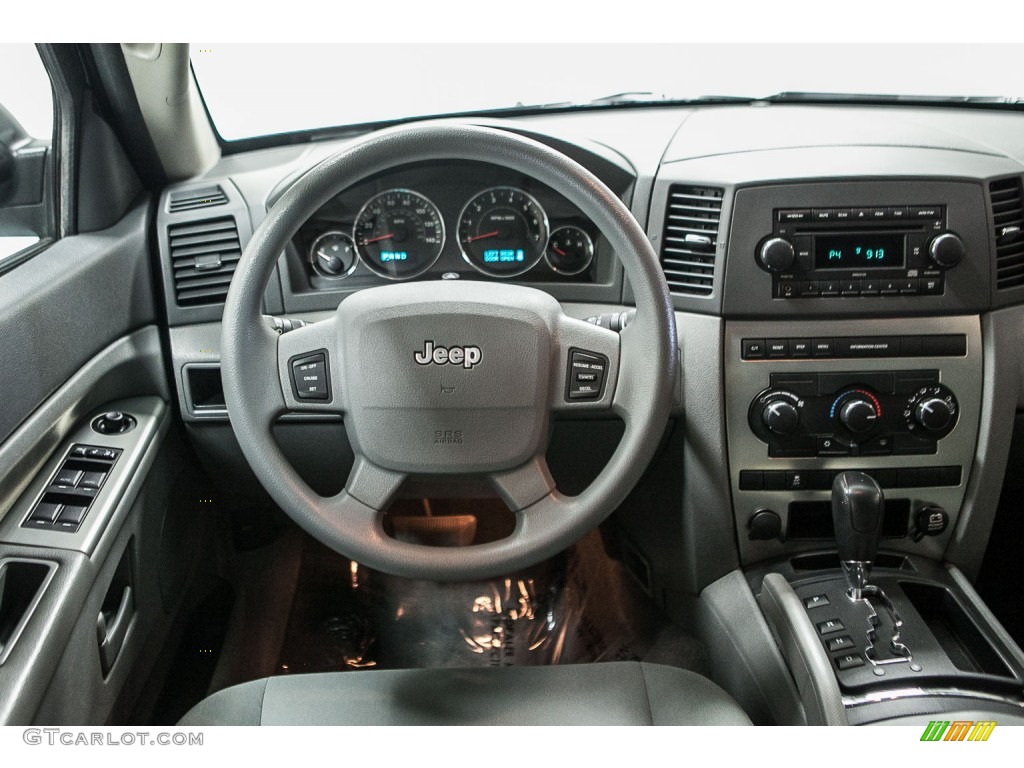 2007 Grand Cherokee Laredo - Bright Silver Metallic / Medium Slate Gray photo #4