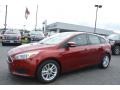 Ruby Red - Focus SE Hatch Photo No. 3