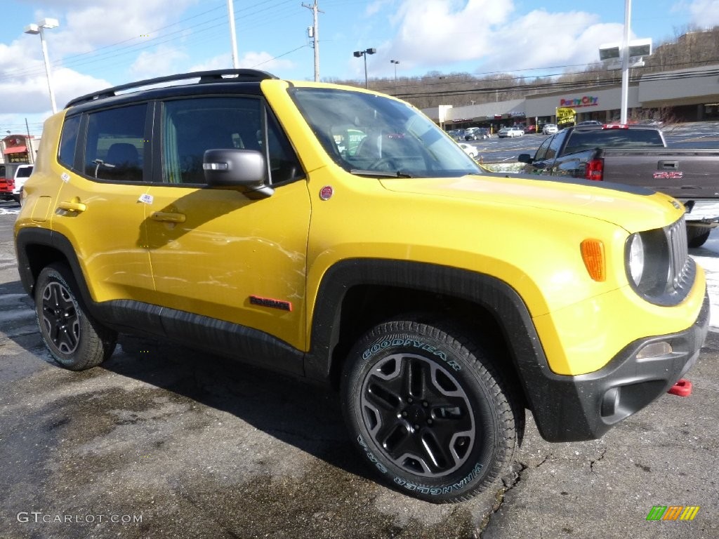 2016 Renegade Trailhawk 4x4 - Solar Yellow / Black photo #7