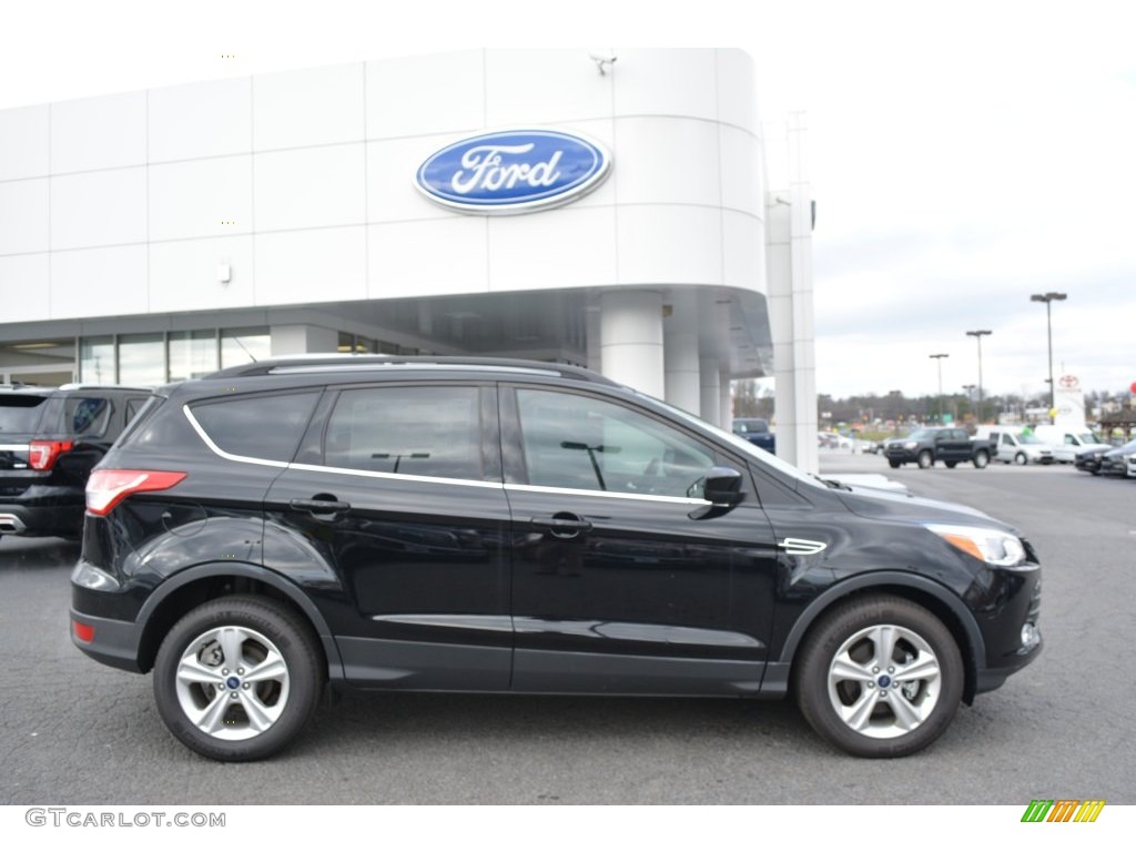 2016 Escape SE - Shadow Black / Medium Light Stone photo #2