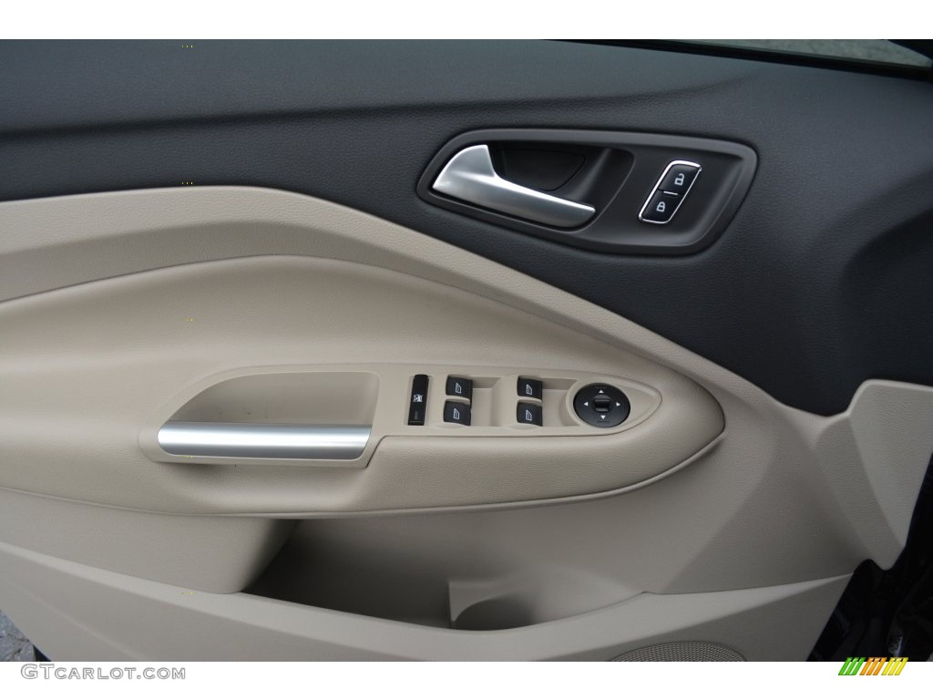 2016 Escape SE - Shadow Black / Medium Light Stone photo #6