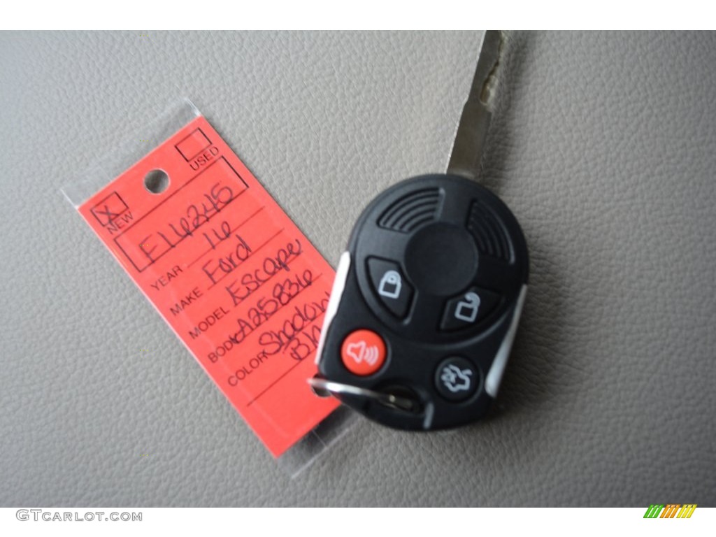2016 Escape SE - Shadow Black / Medium Light Stone photo #22