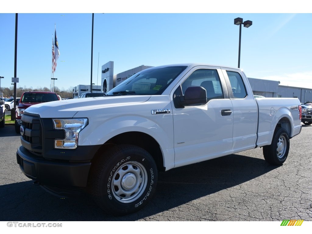 2016 F150 XL SuperCab 4x4 - Oxford White / Medium Earth Gray photo #3