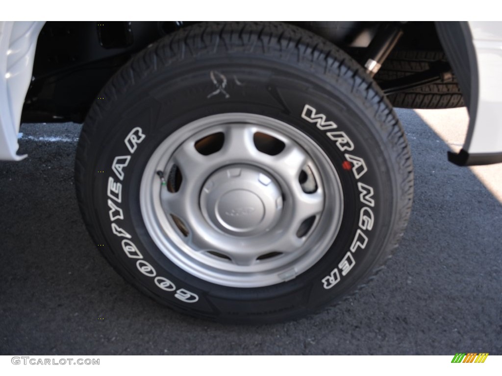 2016 F150 XL SuperCab 4x4 - Oxford White / Medium Earth Gray photo #5