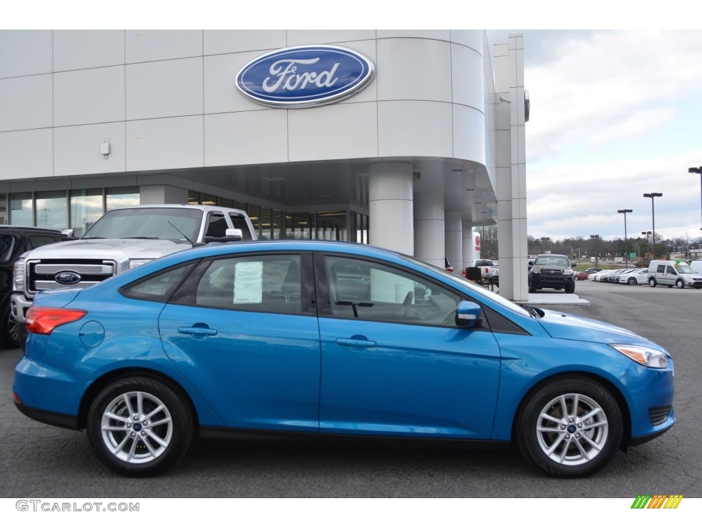 2016 Focus SE Sedan - Blue Candy / Charcoal Black photo #2