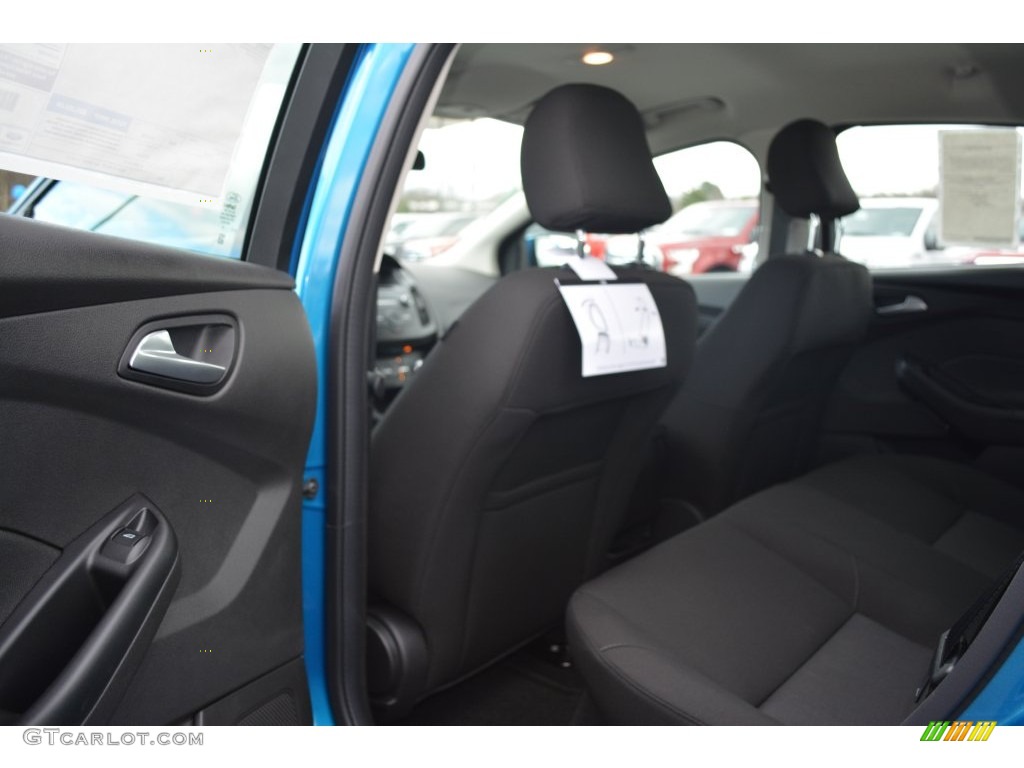 2016 Focus SE Sedan - Blue Candy / Charcoal Black photo #9