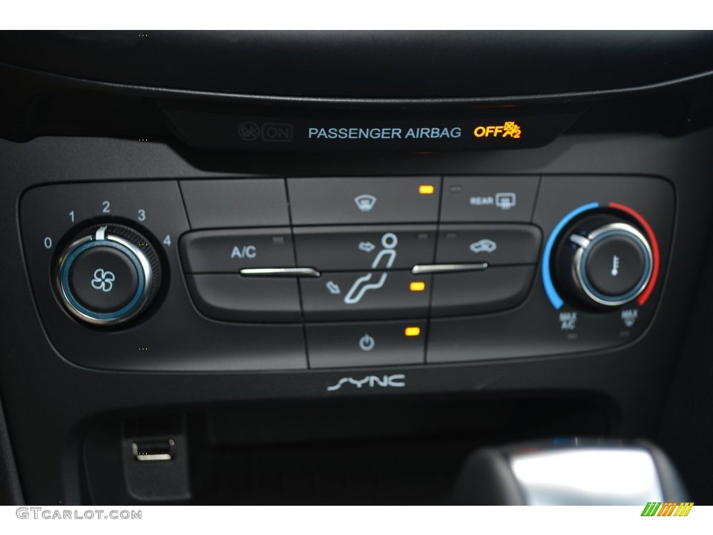 2016 Focus SE Sedan - Blue Candy / Charcoal Black photo #15