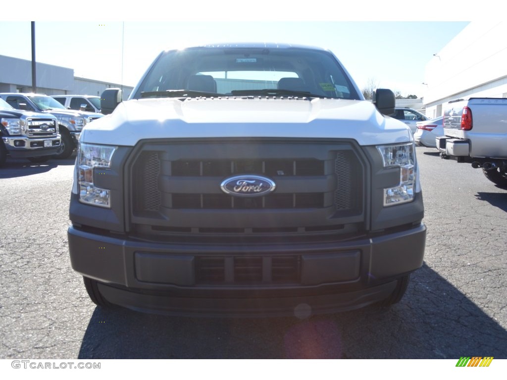 2016 F150 XL SuperCrew - Oxford White / Medium Earth Gray photo #4
