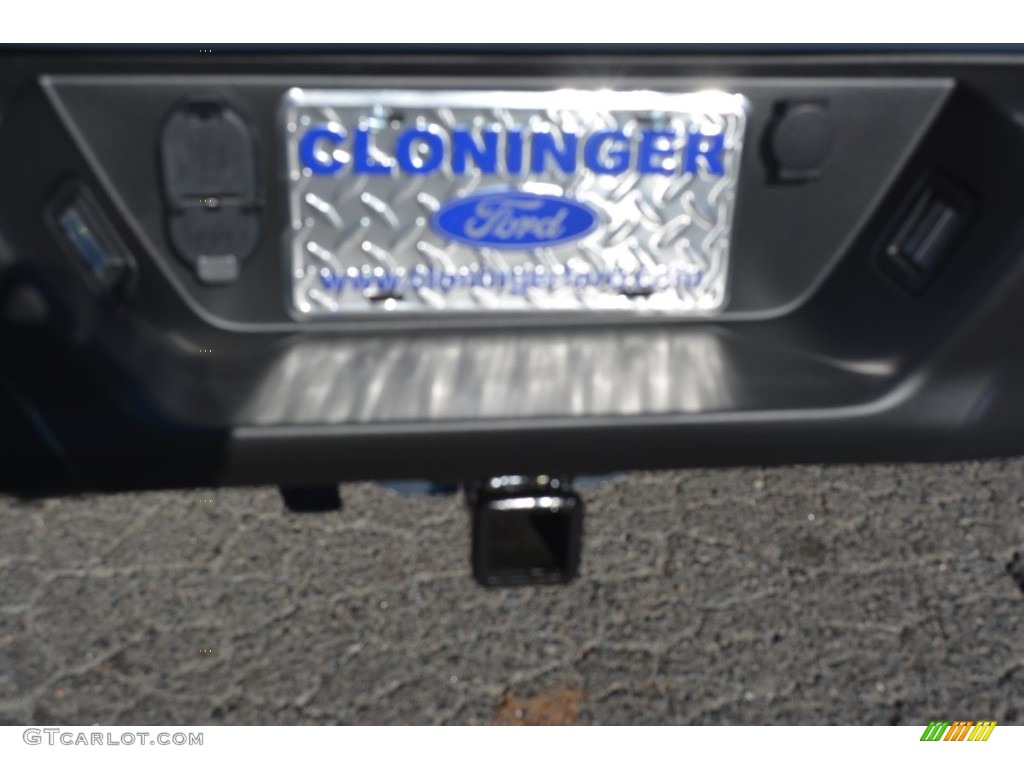 2016 F150 XL SuperCrew - Oxford White / Medium Earth Gray photo #5