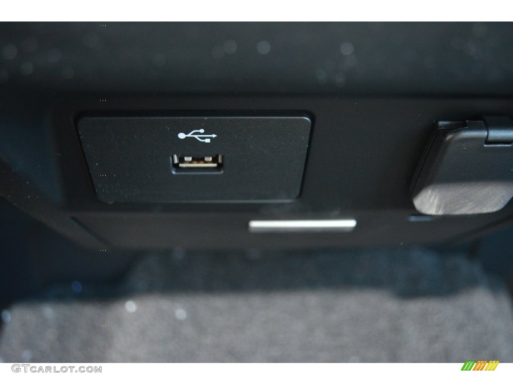 2016 F150 XL SuperCrew - Oxford White / Medium Earth Gray photo #14