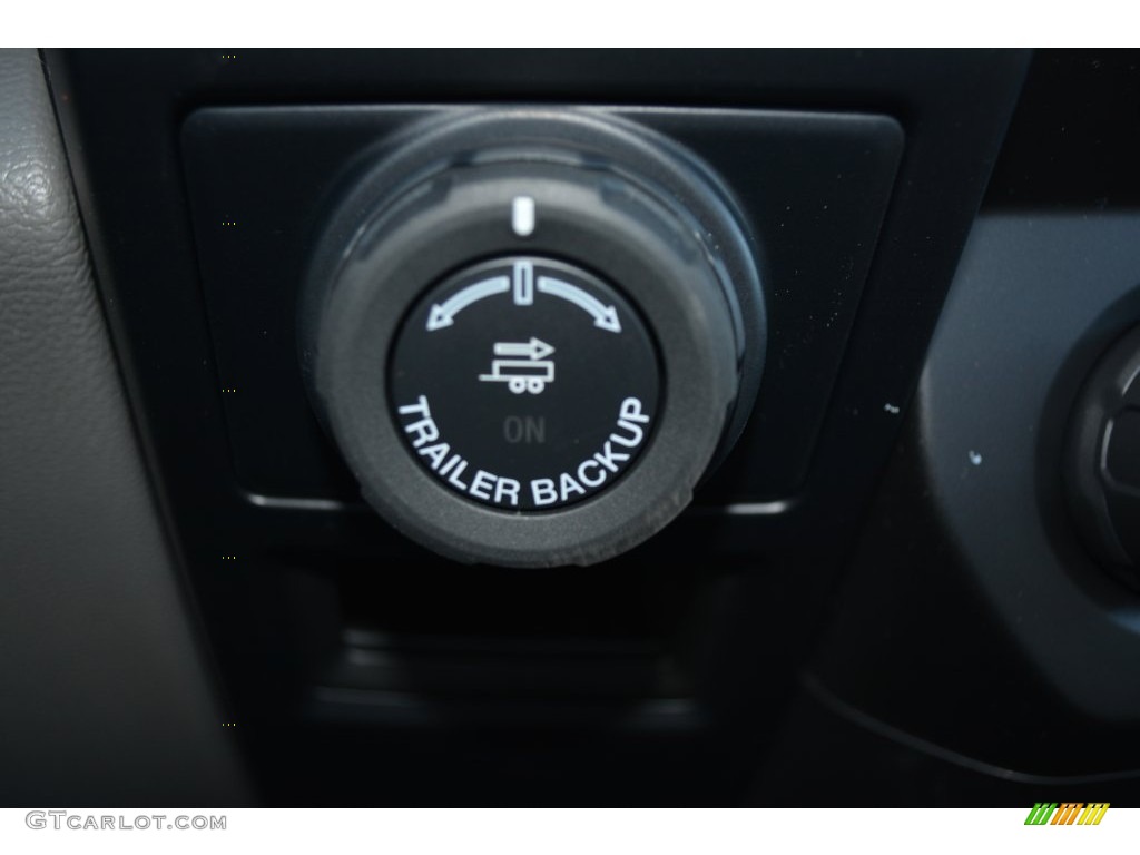 2016 F150 XL SuperCrew - Oxford White / Medium Earth Gray photo #16