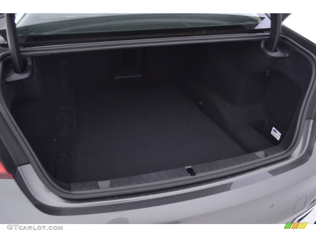 2016 BMW 7 Series 740i Sedan Trunk Photos