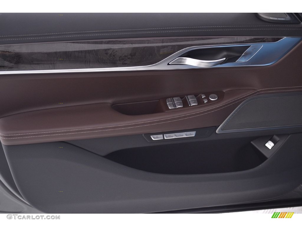 2016 BMW 7 Series 740i Sedan Door Panel Photos