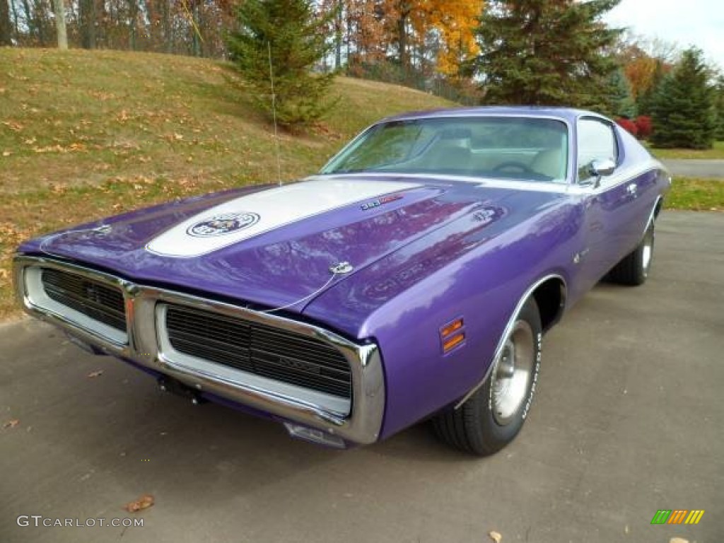 Plum Metallic 1971 Dodge Charger Super Bee Exterior Photo #109835117