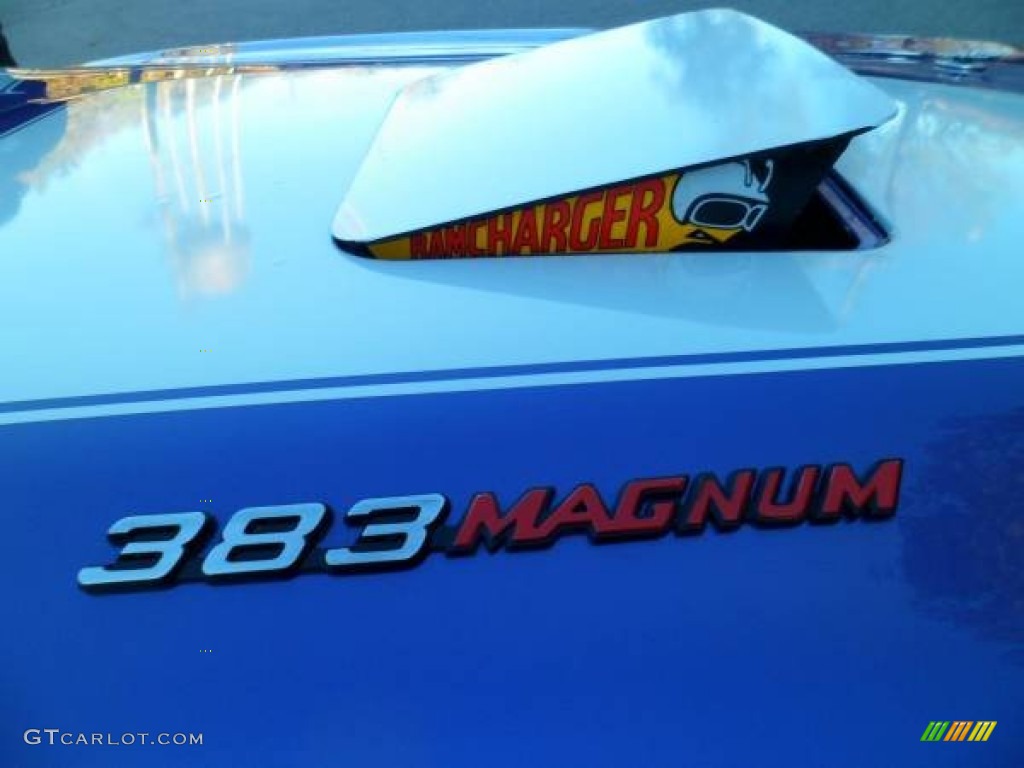 1971 Dodge Charger Super Bee Marks and Logos Photos