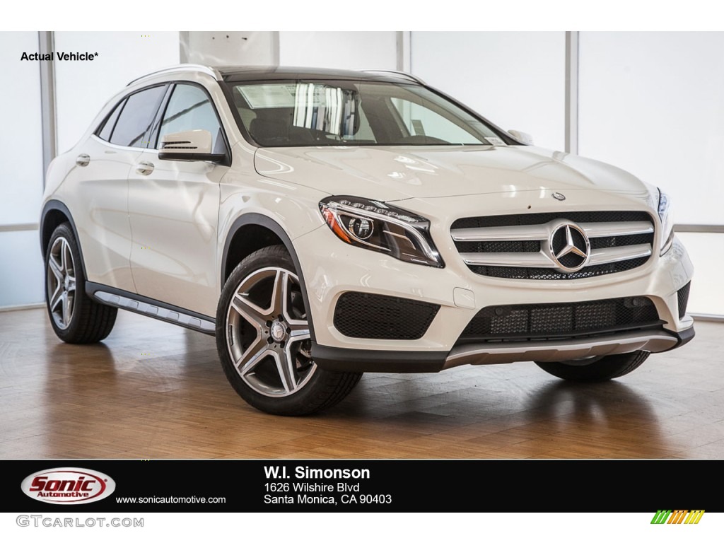 2016 GLA 250 - Cirrus White / Black photo #1