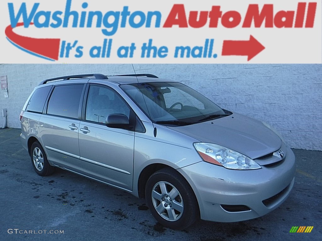 Silver Shadow Pearl Toyota Sienna