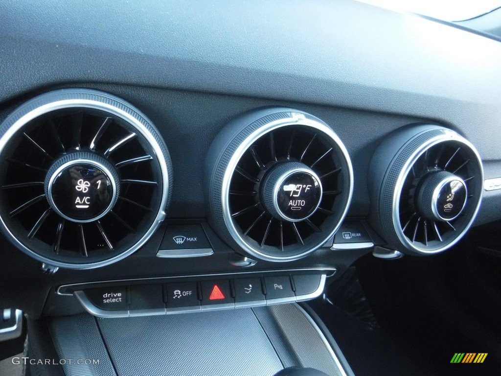 2016 Audi TT 2.0T quattro Roadster Controls Photo #109862489