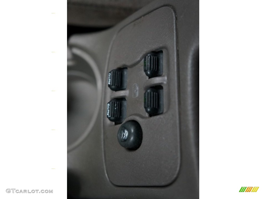 2002 Liberty Limited 4x4 - Black / Taupe photo #129