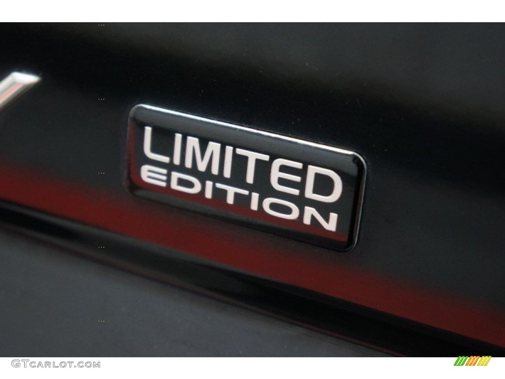 2002 Liberty Limited 4x4 - Black / Taupe photo #180