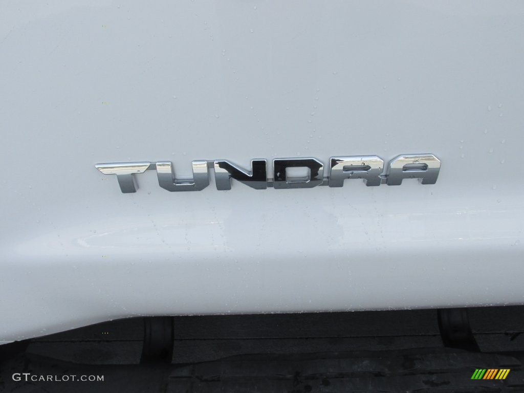 2016 Tundra SR5 CrewMax - Super White / Graphite photo #15