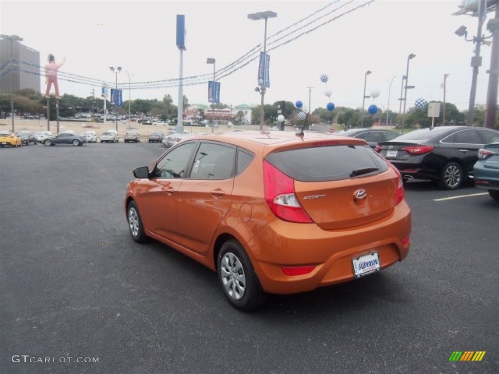 2016 Accent SE Hatchback - Vitamin C / Black photo #9