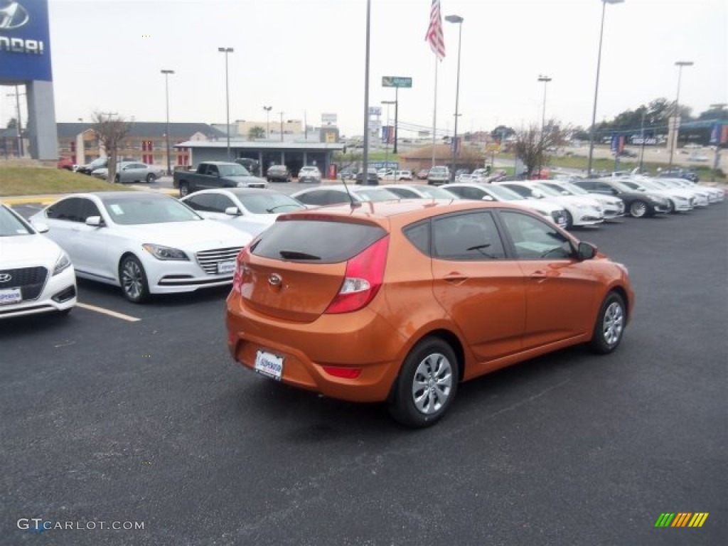 2016 Accent SE Hatchback - Vitamin C / Black photo #11