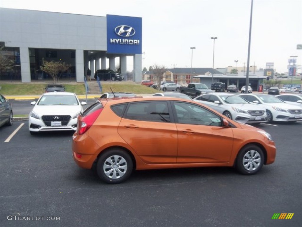 2016 Accent SE Hatchback - Vitamin C / Black photo #12